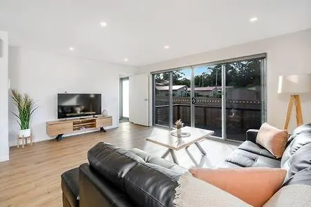 Modern Townhouse In The Bay 500M To Beach
